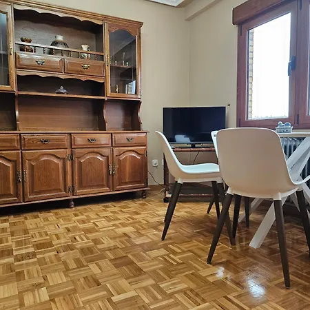 아파트 Apartamento Centrico Y Luminoso 기욘